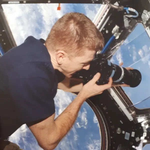 كتاب Hello, is this planet Earth اثر Tim Peake انتشارات Century — تصویر 2